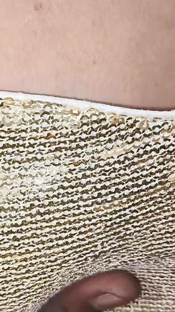 CloudyPush59: Dì Telugu trên chiếc áo vàng saree đỏ
