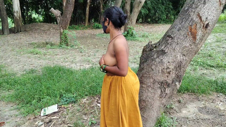 Village bhabhi sex: Vzal jsem svou ženu hluboko do džungle postavili chatu spolu uvolněně...