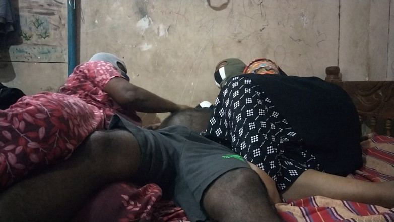 Benita sweety: Tante lesbian tamil lagi asik sama cowok berotot