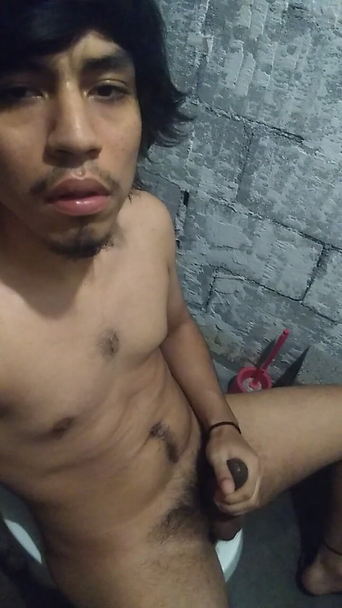 AlexAlejandro13: Molto sudato in bagno