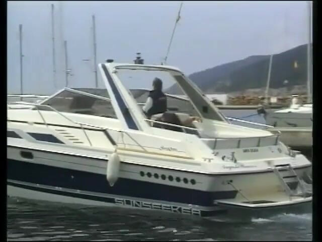 Real porno and movies XXX: 이비자에서 휴가를 보내고 핫한 창녀를 따먹는 두 친구.