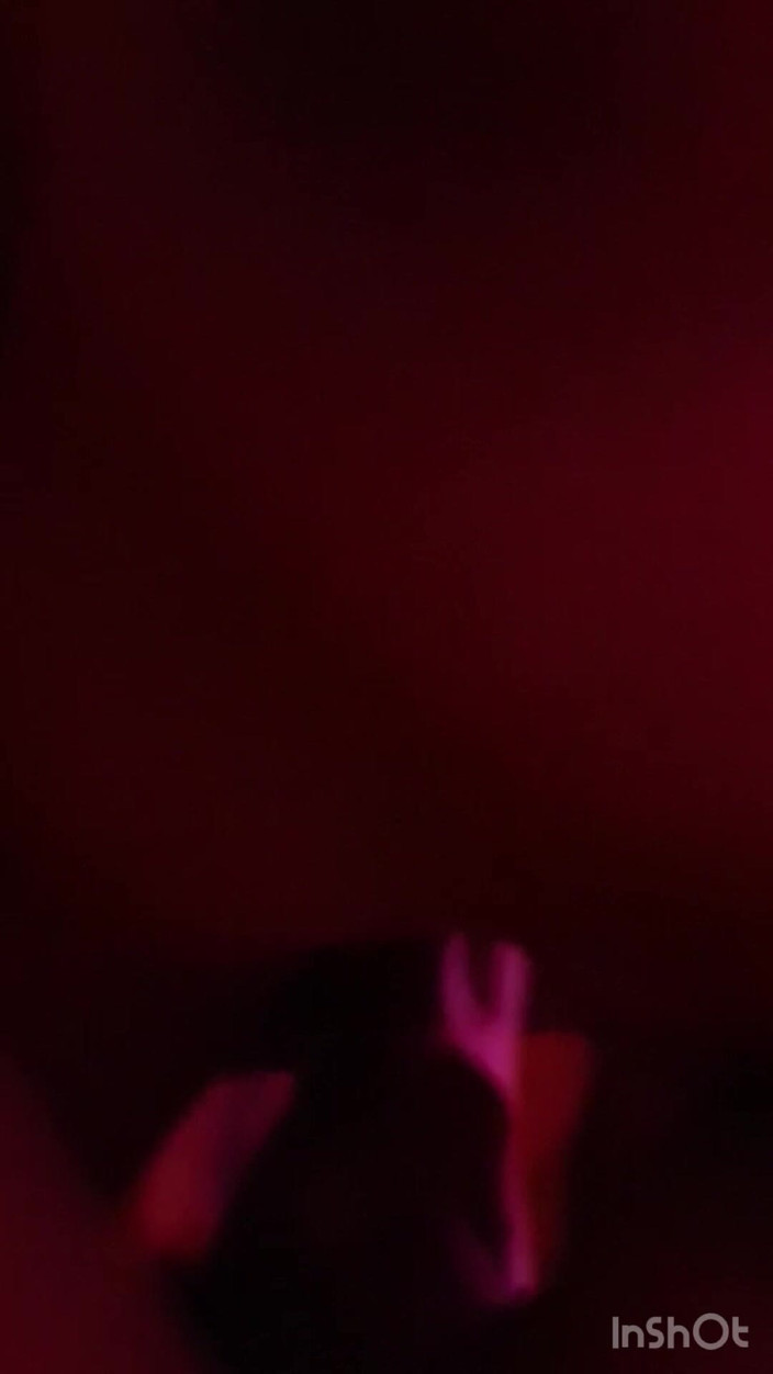 Jointqueen: Îi sug pula în timp ce îmi linge degetele sexy