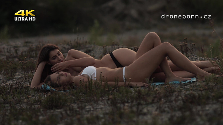 Peaches and Bananas: Lesbians on the nude beach