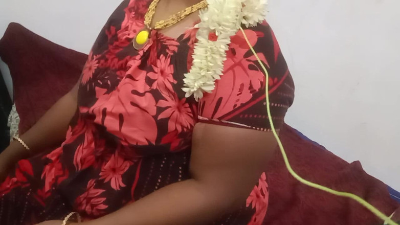 Santhi89: Tami - linda peituda quente peituda tia