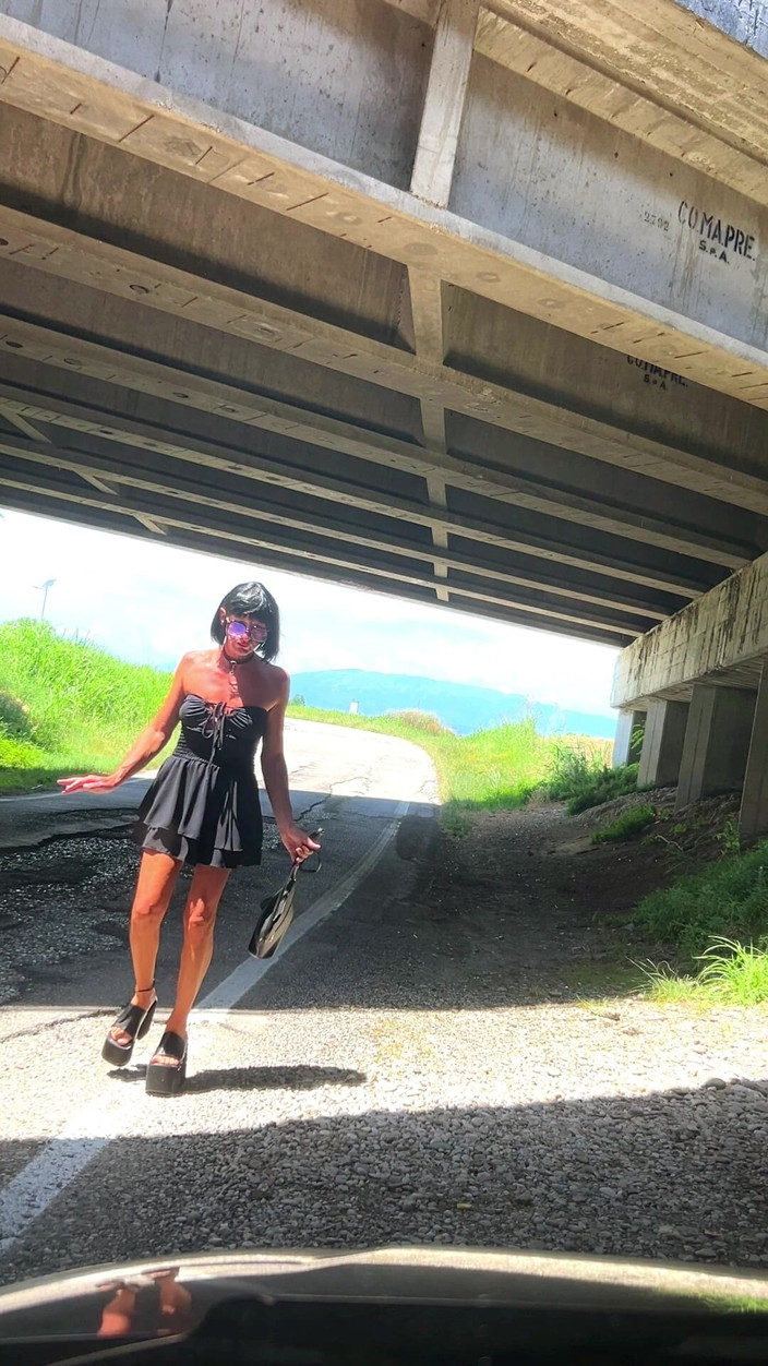 Andreina Naty: Tremendo sob a ponte