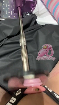 Sissy Plaps Her Balls with a High Speed Sex Machine