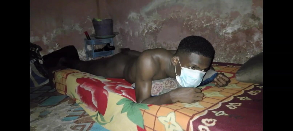 Masturbator emmy: Ngentot di ranjangku kayak istriku