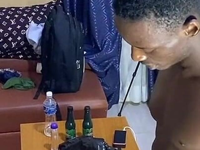 Giving the Cleaner My Black Cock so Hot (Graystone)