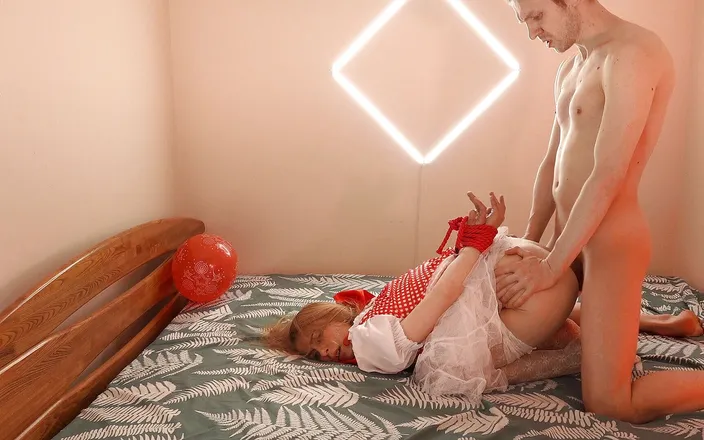 Anal Fans Couple: Young Red Riding Hood's anal fucked her in the mouth...