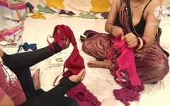 Sütyen satıcısı köylü teyzeyi sikiyor