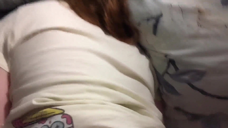 AmyHi: Echte amateur hard neuken met stiefzus