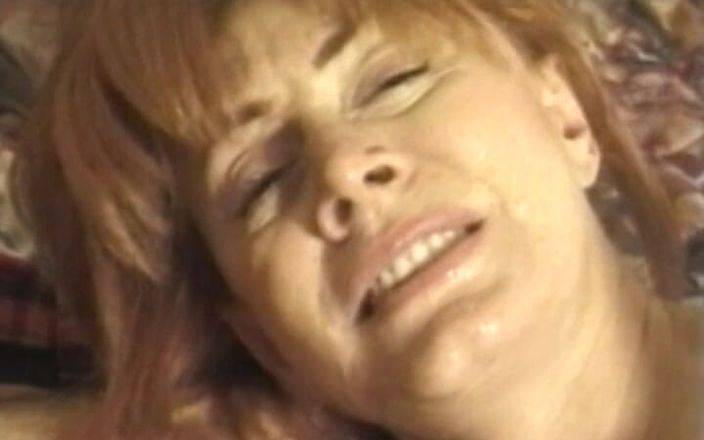 Vintage Lust: La troia ninfomane si gode il sesso con uno sconosciuto # 5