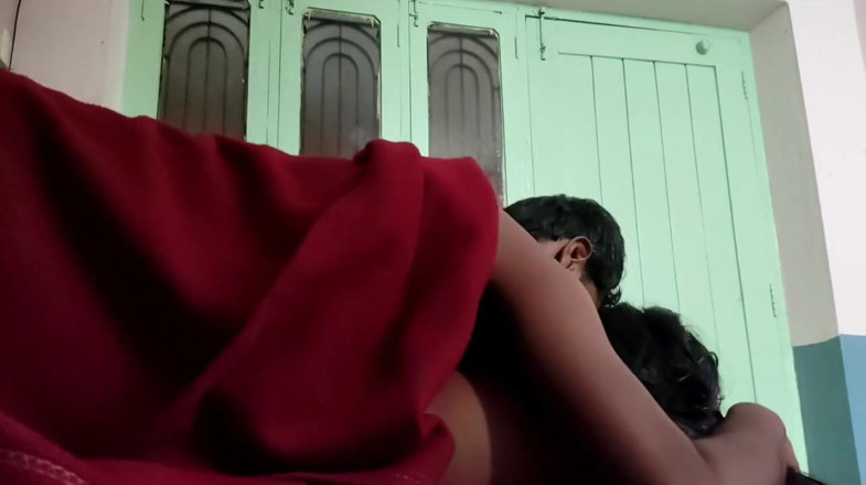 Hindiaudioadda1: Sesso anale sotto la coperta
