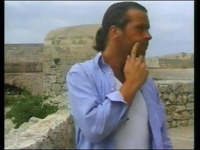 Real porno and movies XXX: Dva přátelé jsou na dovolené na Ibize a šukají sexy holky.