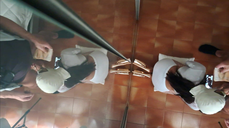 LauraOnHeels: 他用钱填满了我，我让他用精液填满我的嘴巴