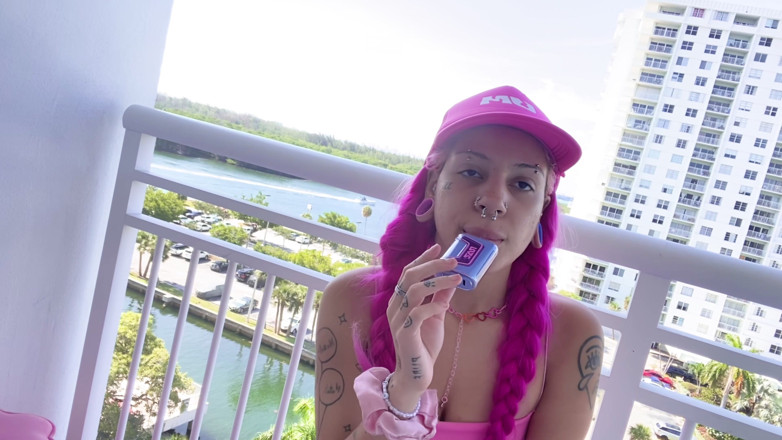 Nali Marie: Bimbo Vaping in Your Face Smoke Clouds Outdoors Balcony Vape