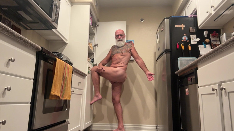 feedmedick: Naked in the Kitchen