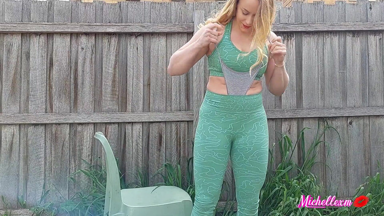 Michellexm: Wedgie od plotu