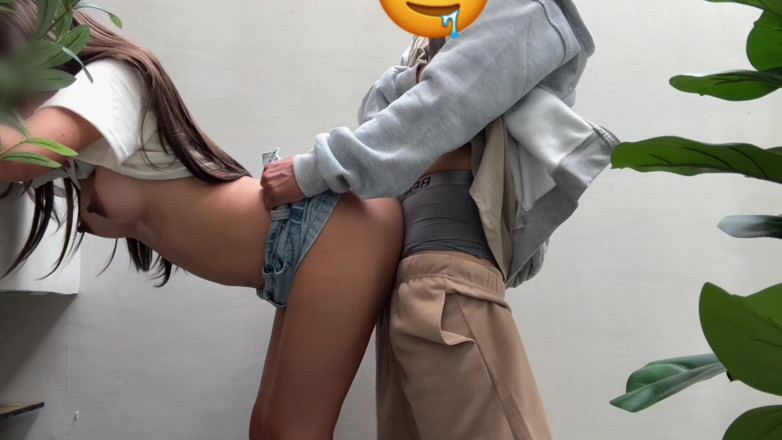 Aiko Maine: デートと屋外でのセックスがバレた