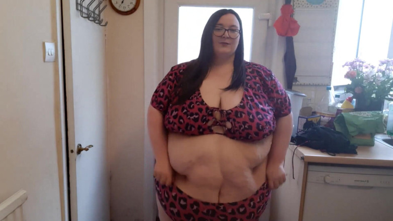 SSBBWLadyBrads: SSBBW tries on new bikinis fat belly ass