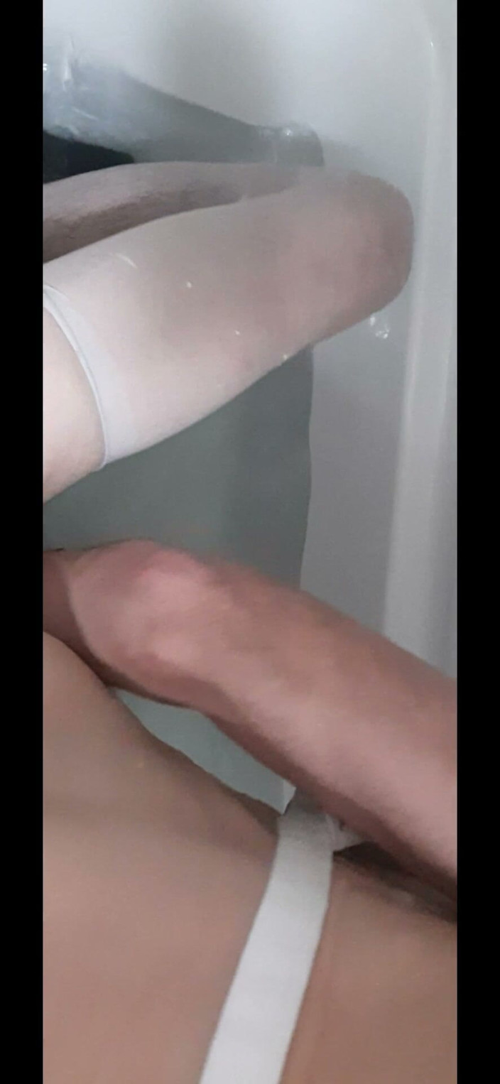 Feeling sexy today crosdressing: Cdmichelle in Der Wanne Nimmt Dildo in