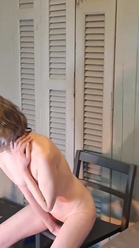 Dwie MILF Puma Jeżdżą Dildo I Spust Dla Ciebie