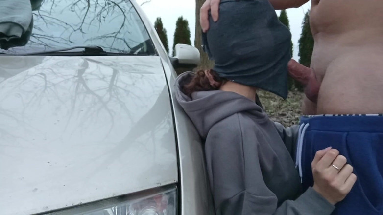 Christi: Estudiante En Escuela De Manejo En Público 2