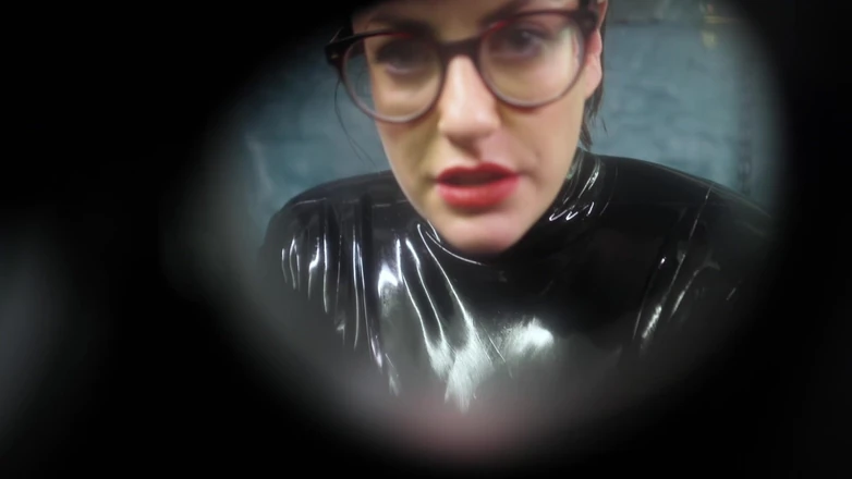 Countess diamond: Gas Mask Respirator Breath Play - Complete Femdom Control