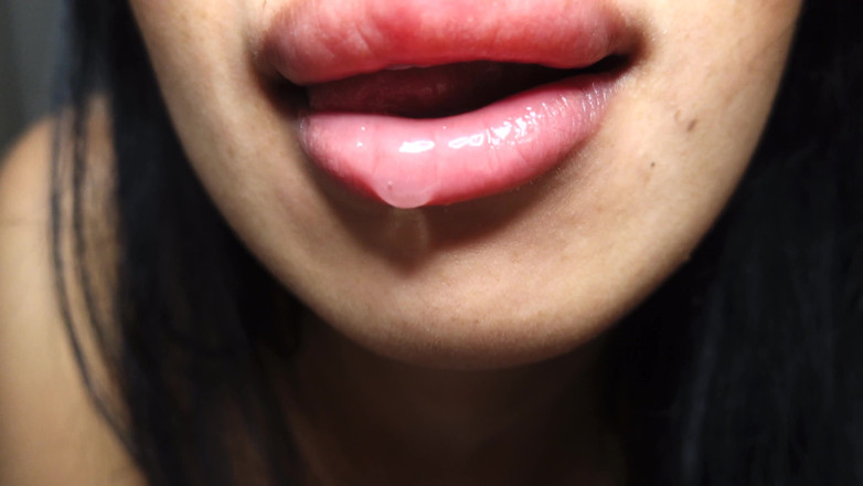 Asmr_mouth: Чувственное горячее сексуальное вылизывание объектива