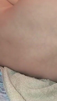Nevlastní bratr mě šuká zezadu svým obrovským penisem