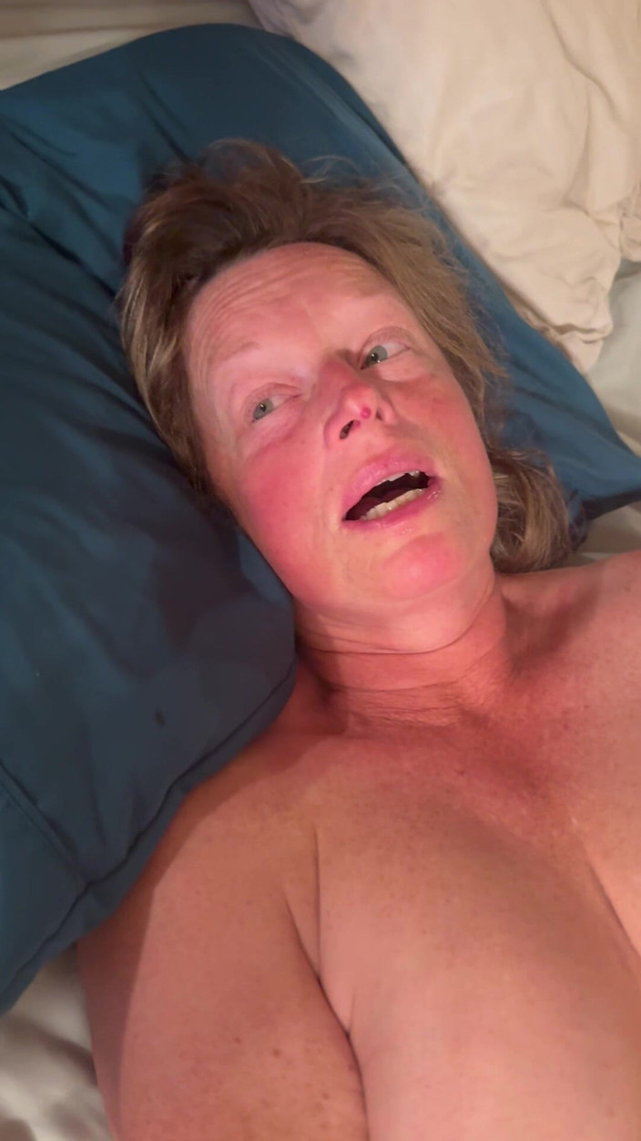 Bonewizzard69: Bonemaiden có một món đồ chơi mới