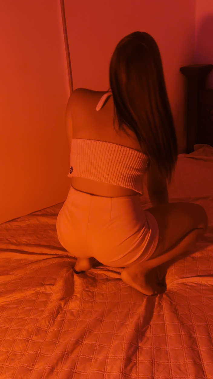 christinatina2025: 我的第一个视频 拉丁裔 19 岁