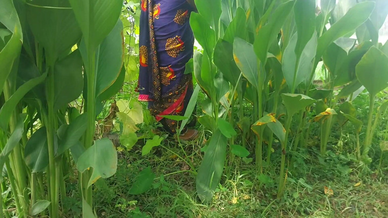 Pooja raniji: Pooja Bhabhi Poza ogrodem gorące jebanie wideo