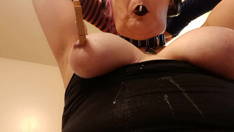 Princess Udders: Drooly Moo si obléká límec