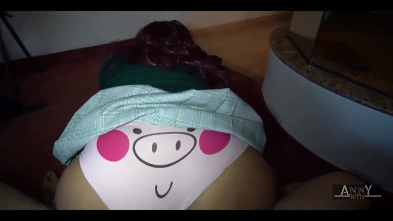 Anny Kitty: Murid nakal ini bolos kuliahan sambil dengar suara bu guru...