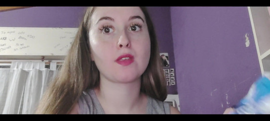 RavenHearth666VIP: Różowa szminka przed wyjściem z domu