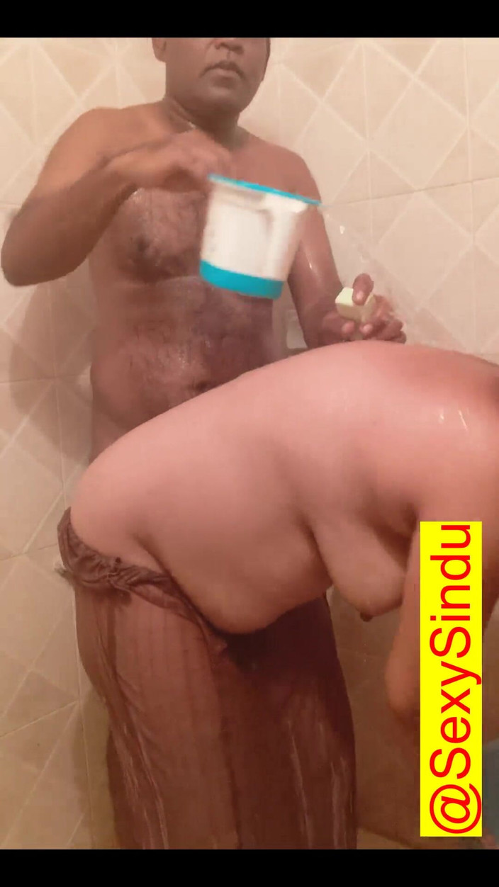 Sexy sindu: Najgorętsza para kąpiel seks wideo