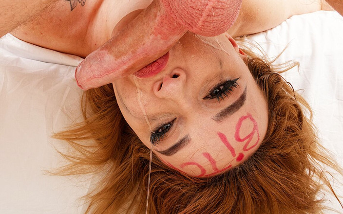 Crazy Mouth Meat: Zlobivá teenagerka má roztažený zadek na obličej