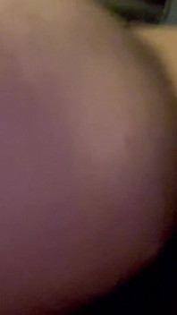 Lotuss Queeen zuigt me en berijdt me dan - 50 inch kont met enkele 38DD's - homevideo!!