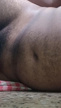 Băiat homosexual desi care se masturbează