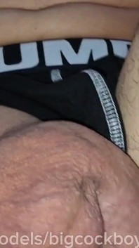 정액으로 오르가즘을 느끼는 시끄러운 게이 남자 신음과 비명