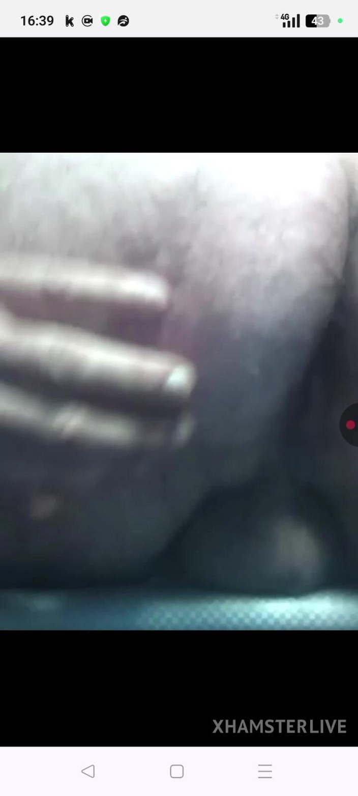 Xauencaliente: Schöne reife mollig mit großem fettem schwanz masturbiert und fickt...
