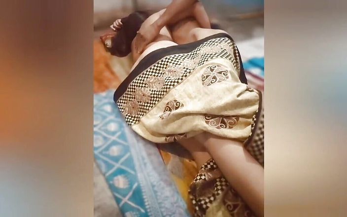 Fuckkkker: Une adolescente indienne se fait baiser par terre et reçoit...