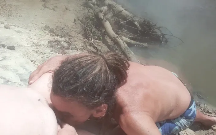 Tomsorte and Loiracasada: Sucking My Friend