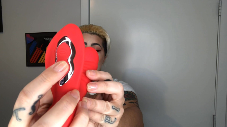 Mei After Dark: Cksohot Unboxing