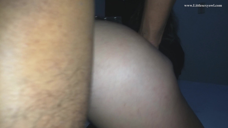 Littlesexyowl: Convinco la mia sorellastra a farmi un pompino e finisco...