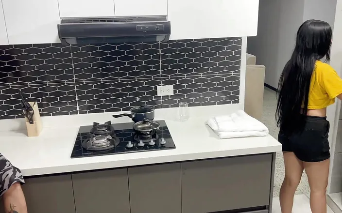 zacymaddy: She Asks to Teach Her How to Cook While She...