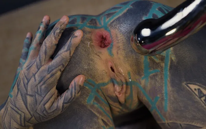 Z-Filmz: Anuskatzz Gets a Stainless Steel Dildo to Shove up Her...