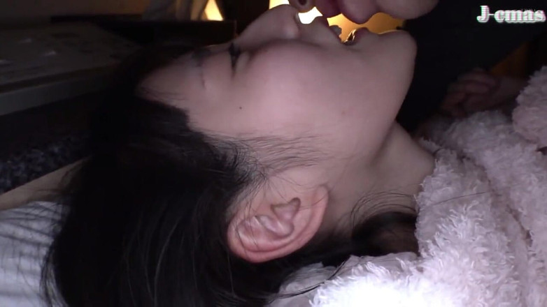 J-Cams: Si cantik liar yang suka ciuman dalam menangkap gairahnya ke...