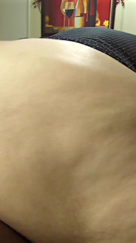 사정하지 않으려고? 내 큰 뚱뚱한 엉덩이는 당신의 자지에 도전하고 너트를 리얼하게 만들거야
